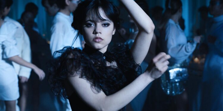 How Tall is Jenna Ortega