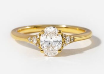 Sparks Of Tiffany Yellow Diamonds