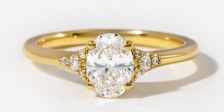 Sparks Of Tiffany Yellow Diamonds