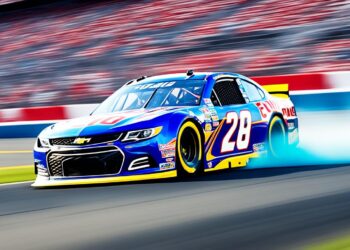 how fast do cars go in nascar